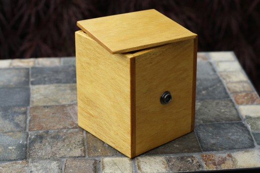 Yellowheart deckbox by Pezui.com