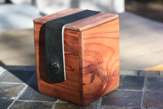 Red Cedar deckbox by Pezui.com